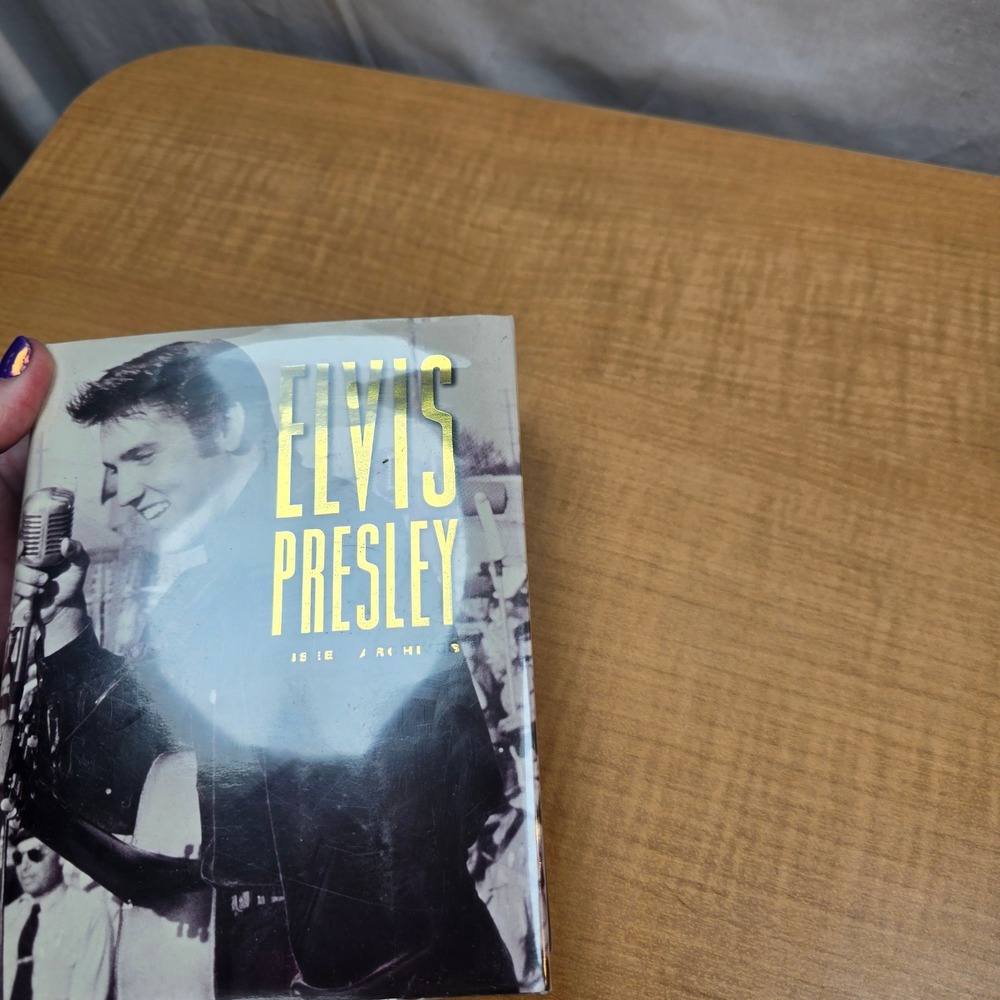 Elvis Presley Unseen Archives Hardcover Book with Pictures 2003 - Picture 3 of 10